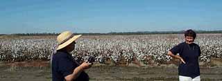 photo of jean and Helene at the cotton farm