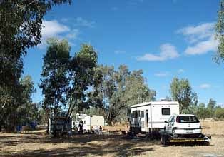 photo of the encamopment at Isisford