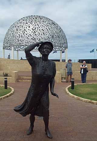 photo of the HMAS Sydney Memorial