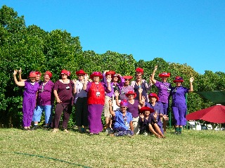 photo of aussie wandering red hatters